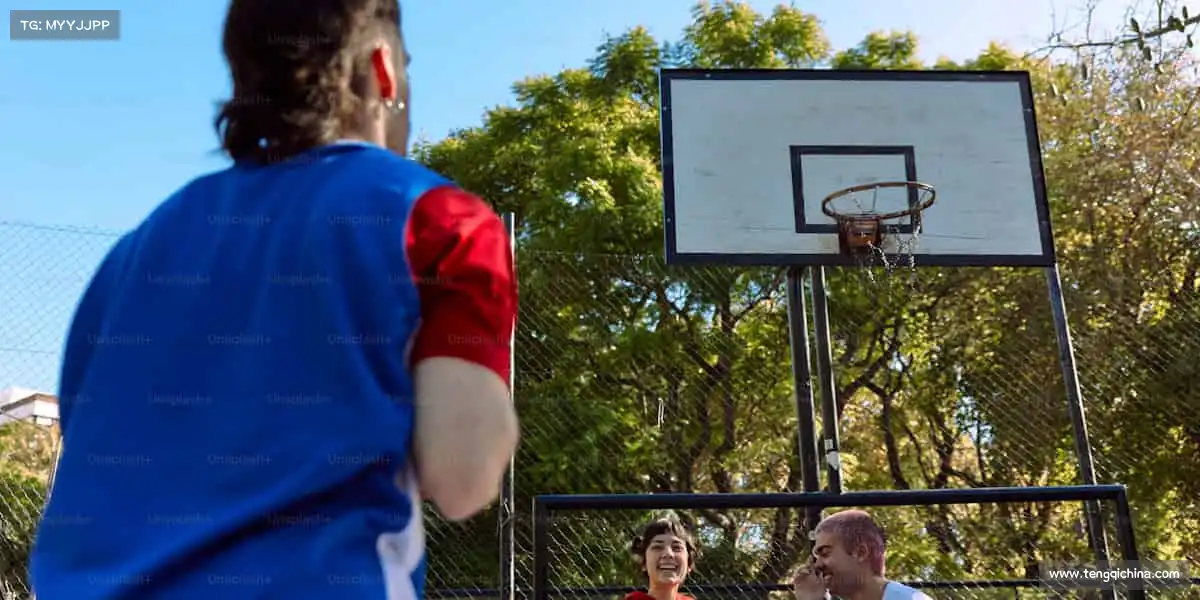 <strong>DB电竞官网</strong>⚽️团队、对抗、胜利 —— 在体育的世界里，我们永远年轻，永远热泪盈眶！